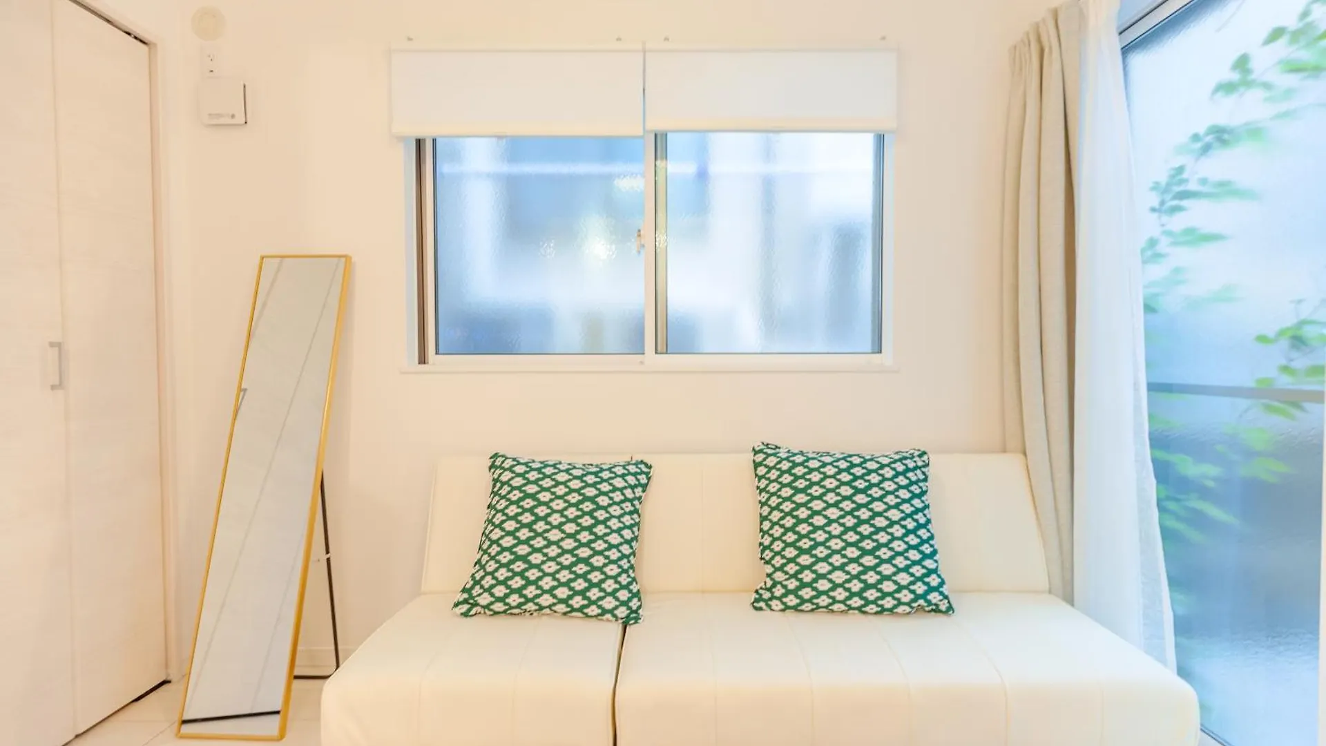 Shinjuku Ochiai Soluna White House Tokyo