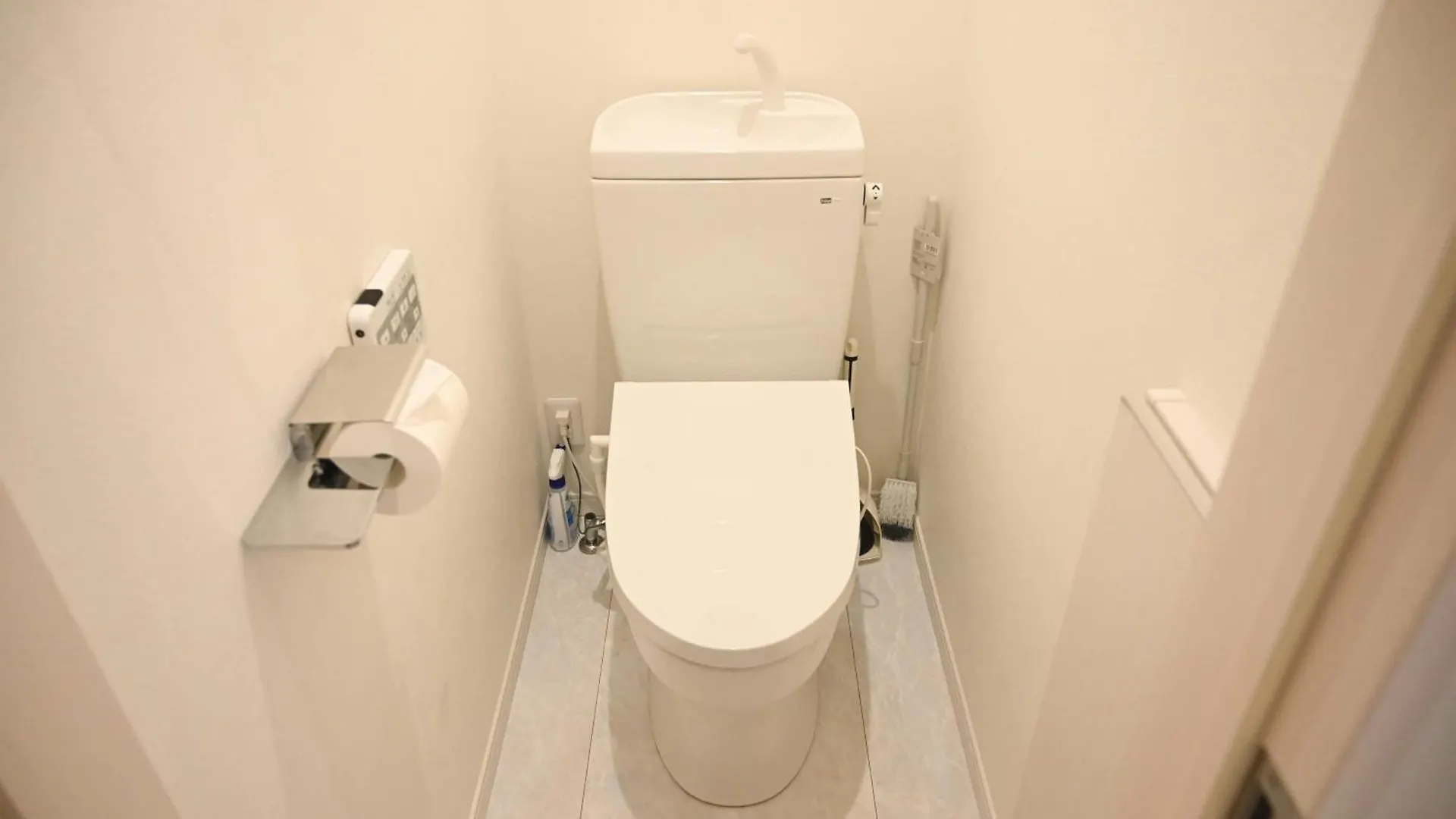 Homestay Shinjuku Ochiai Soluna White House Tokyo Japan