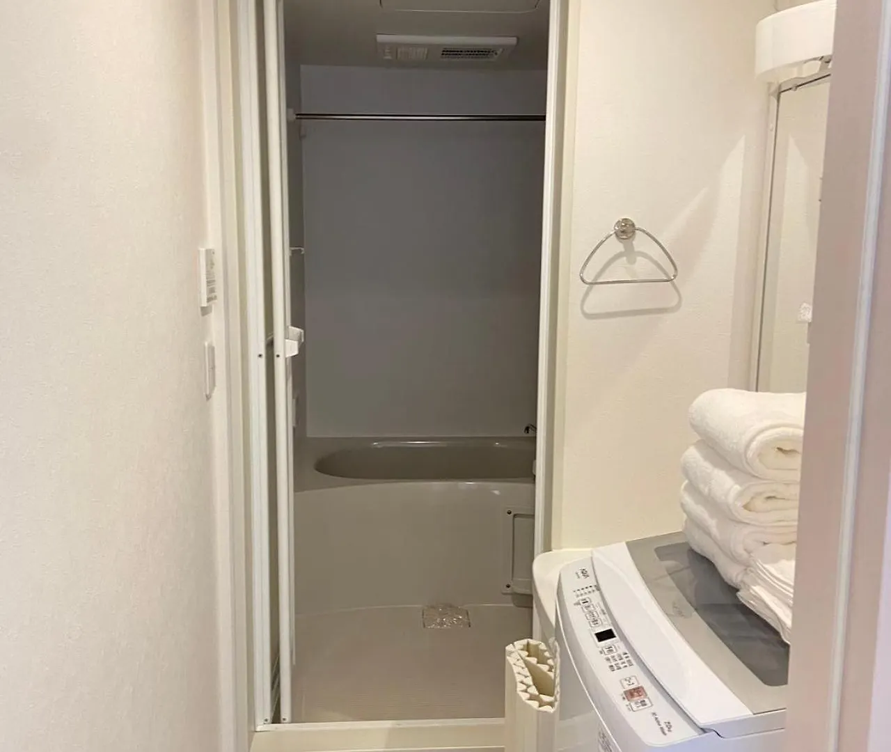 Shinjuku Ochiai Soluna White House Tokyo Japan